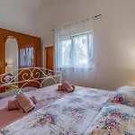 Gorgeous Home In Sisan Sisan