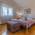 Vikendica Gorgeous Home In Sisan