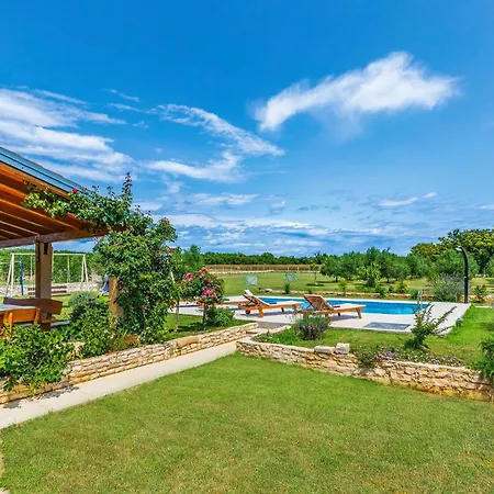Holiday home 3 Bedroom Lovely Home In Sisan